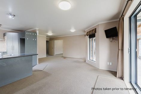 Photo of property in 17 Brooklyn Heights Drive, Kelvin Grove, Palmerston North, 4414