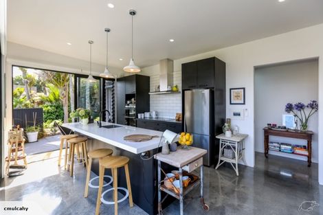 Photo of property in 15 Shearer Drive, Oakura, 4314