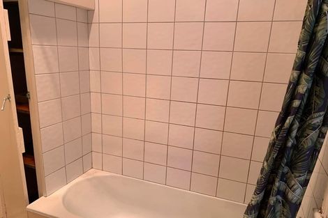 Photo of property in 2/106 Glenmore Street, Northland, Wellington, 6012