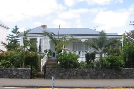 Photo of property in 9 Cambridge Terrace, Devonport, Auckland, 0624