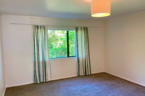 Photo of property in 2/881 East Coast Road, Northcross, Auckland, 0632