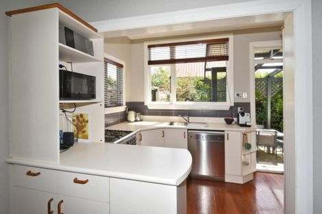 Photo of property in 12 Packe Street, Edgeware, Christchurch, 8013