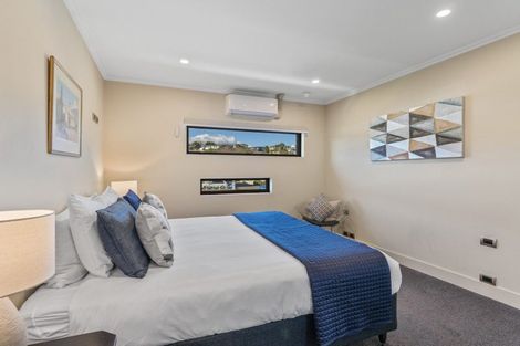 Photo of property in 225 Lake Terrace, Waipahihi, Taupo, 3330