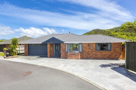 Photo of property in 20 Ormrod Grove, Riverstone Terraces, Upper Hutt, 5018