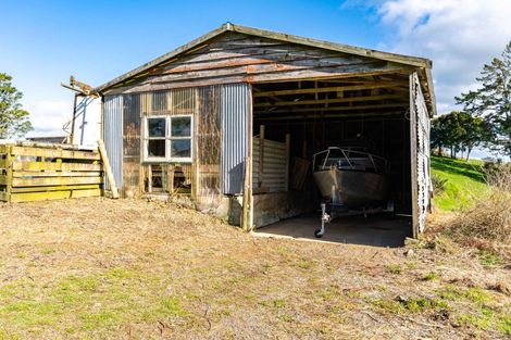 Photo of property in 1043 Whananaki Road North, Opuawhanga, Hikurangi, 0181