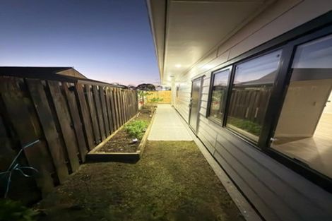 Photo of property in 4 Syntax Place, Conifer Grove, Takanini, 2112