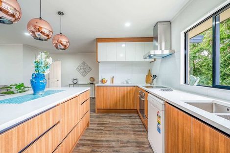 Photo of property in 13 Neta Grove, Henderson, Auckland, 0612