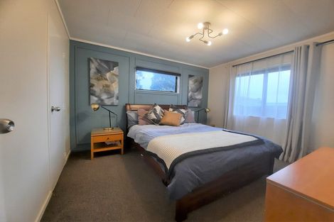 Photo of property in 64a Archibald Road, Kelston, Auckland, 0602