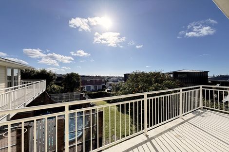 Photo of property in 122 Hugh Green Drive, Pinehill, Auckland, 0632