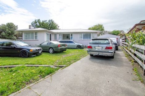 Photo of property in 27 Mokau Place, Terrace End, Palmerston North, 4410