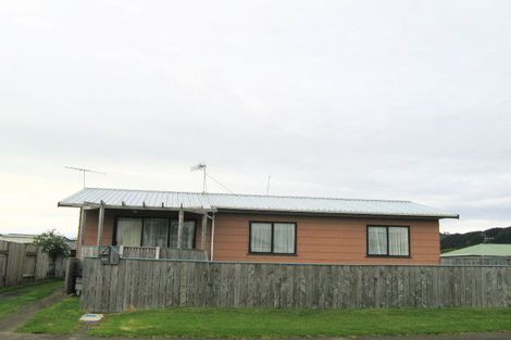 Photo of property in 2 Spackman Crescent, Paraparaumu, 5032
