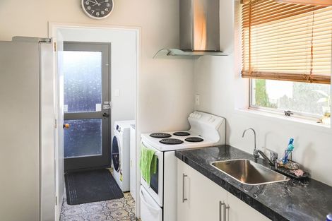 Photo of property in 2/17b Prestons Road, Redwood, Christchurch, 8051