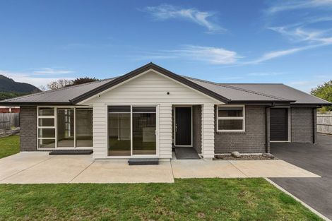 Photo of property in 32 Tiwhatiwha Crescent, Kawerau, 3127