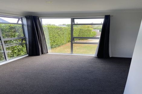 Photo of property in 16 Burgundy Drive, Martinborough, 5711