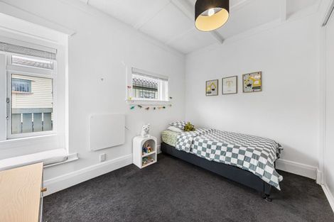 Photo of property in 2/42 Walmer Road, Point Chevalier, Auckland, 1022