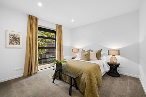 Photo of property in 5 Dalweny Lane, Cracroft, Christchurch, 8025