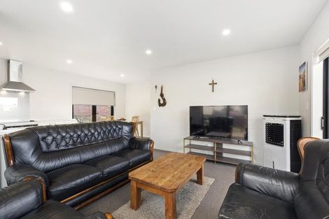 Photo of property in 11 Lawrence Place, Otara, Auckland, 2023