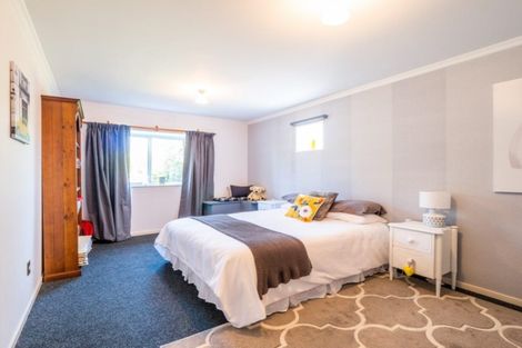 Photo of property in 2 Estuary Crescent, Fairfield, Dunedin, 9018