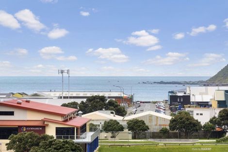 Photo of property in 40 Lonsdale Crescent, Rongotai, Wellington, 6022