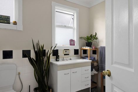 Photo of property in 7 George Street, Eltham, 4322