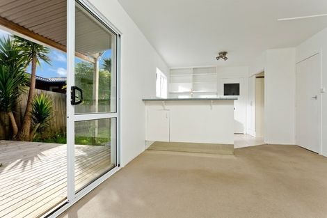 Photo of property in 2/20 Pemberton Avenue, Bayview, Auckland, 0629