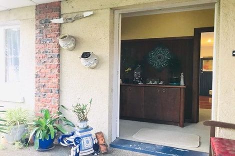 Photo of property in 1/8 Golf Road, New Lynn, Auckland, 0600