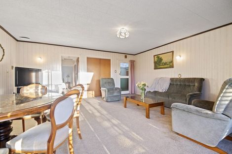 Photo of property in 2 Delamare Road, St Andrews, Hamilton, 3200