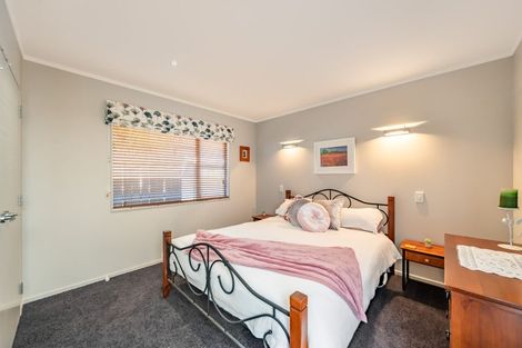 Photo of property in 8a Whitehouse Road, Titahi Bay, Porirua, 5022