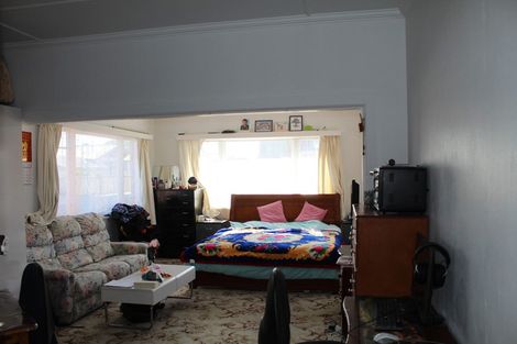 Photo of property in 16 Vine Street, Mangere East, Auckland, 2024