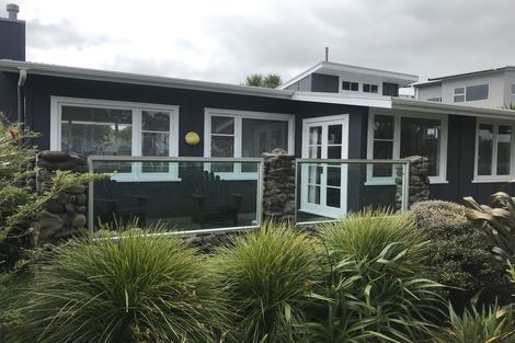 Photo of property in 1 Dorset Street, Opunake, 4616