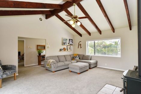 Photo of property in 11 Forest Park Place, Parklands, Christchurch, 8083