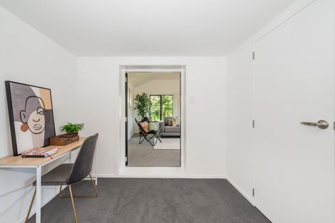 Photo of property in 10 Kakariki Grove, Waikanae, 5036