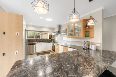 Photo of property in 11 Chestnut Close, Kelvin Grove, Palmerston North, 4414