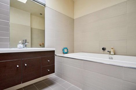 Photo of property in 12 Fallowfield Avenue, Mount Victoria, Wellington, 6011