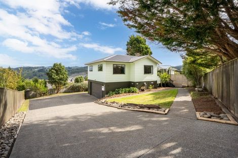 Photo of property in 195 Holborn Drive, Stokes Valley, Lower Hutt, 5019
