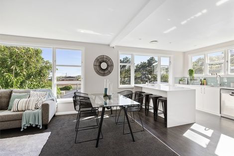 Photo of property in 51 Glanmire Road, Newlands, Wellington, 6037