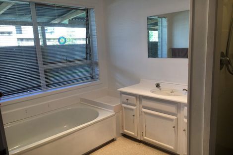 Photo of property in 1/20 Churchill Road, Murrays Bay, Auckland, 0630