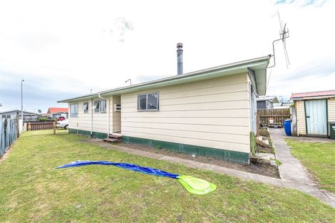 Photo of property in 39 Tongariro Street, Castlecliff, Whanganui, 4501