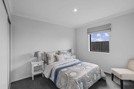 Photo of property in 129 Aviemore Drive, Highland Park, Auckland, 2010