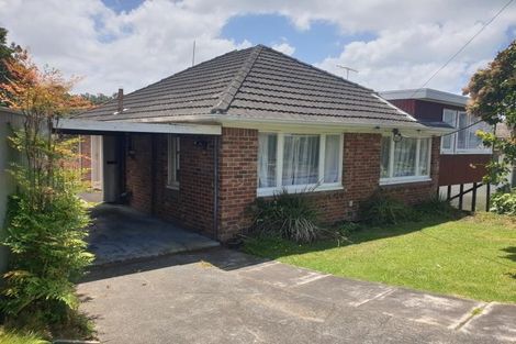 Photo of property in 18 Heath Avenue, Northcote, Auckland, 0627