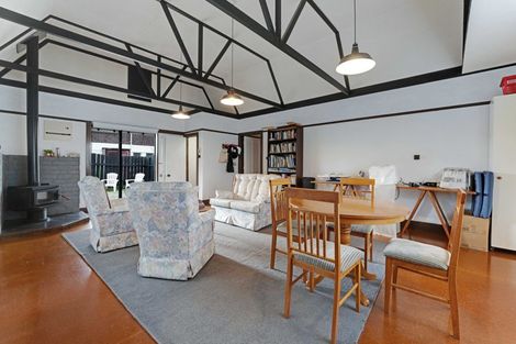 Photo of property in 81 Kiwi Esplanade, Mangere Bridge, Auckland, 2022