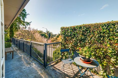 Photo of property in 16 Spencer Road, Hospital Hill, Napier, 4110