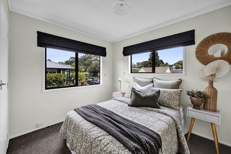 Photo of property in 118 Riversdale Drive, Merrilands, New Plymouth, 4312