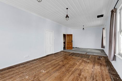 Photo of property in 3 Carrington Street, Inglewood, 4330