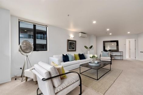 Photo of property in 2d/5 The Promenade, Takapuna, Auckland, 0622