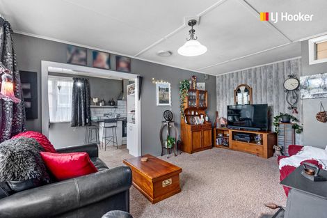 Photo of property in 10 Burgess Street, Green Island, Dunedin, 9018