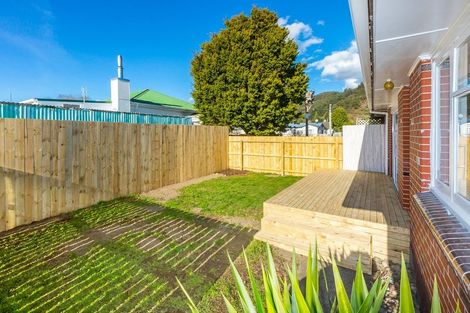 Photo of property in 76b Seddon Street, Wallaceville, Upper Hutt, 5018