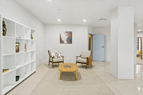 Photo of property in 9d/2 Saint Martins Lane, Grafton, Auckland, 1010