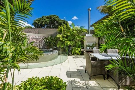 Photo of property in 246/44 Ocean View Road, Milford, Auckland, 0620