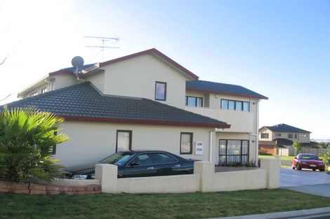 Photo of property in 1 Ballyroney Place, East Tamaki, Auckland, 2013